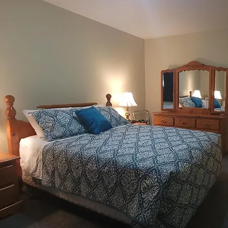 Newcastle Country Inn Drumheller Extérieur photo